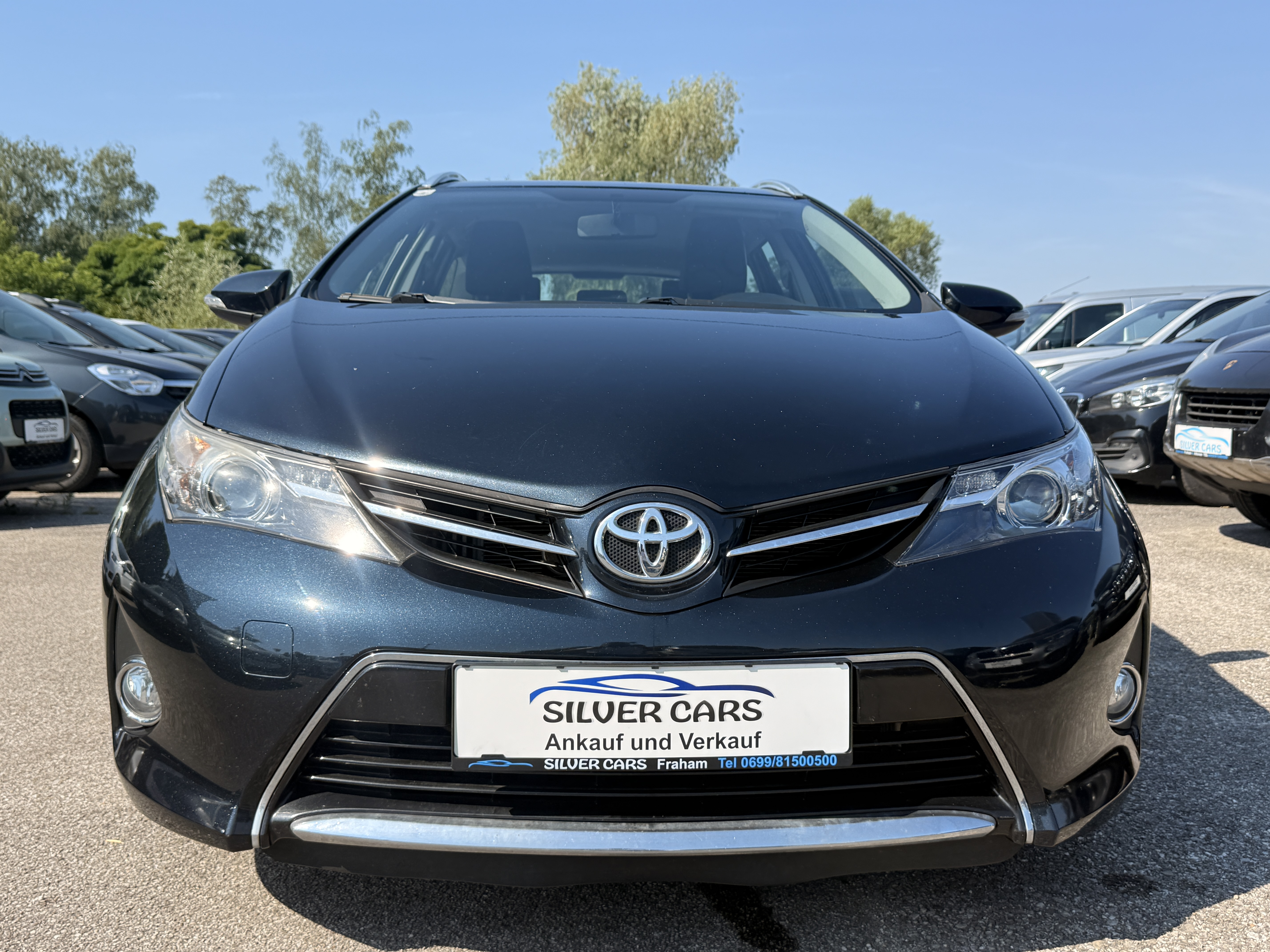 Toyota  Auris 